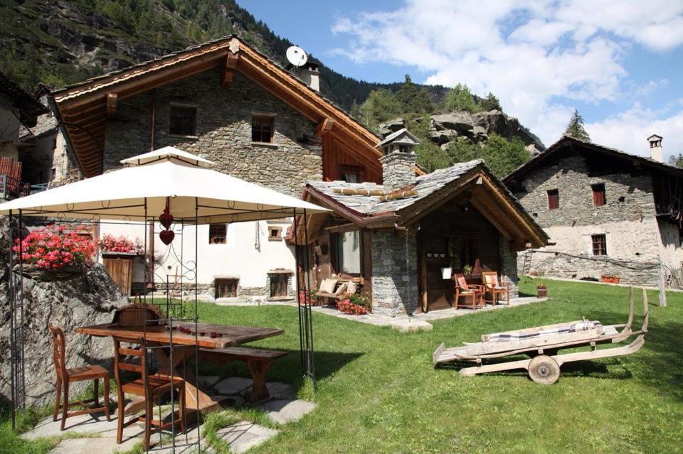 B&B Lo Djoua De Toueno Арвье Экстерьер фото